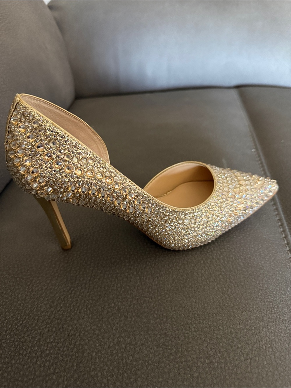 BRAND NEW Gianni Bini Gold Crystal Pointed Toe Pumps - Picture 3 of 6